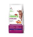 Natural trainer Sterilised gatto Adult con salmone 10 kg